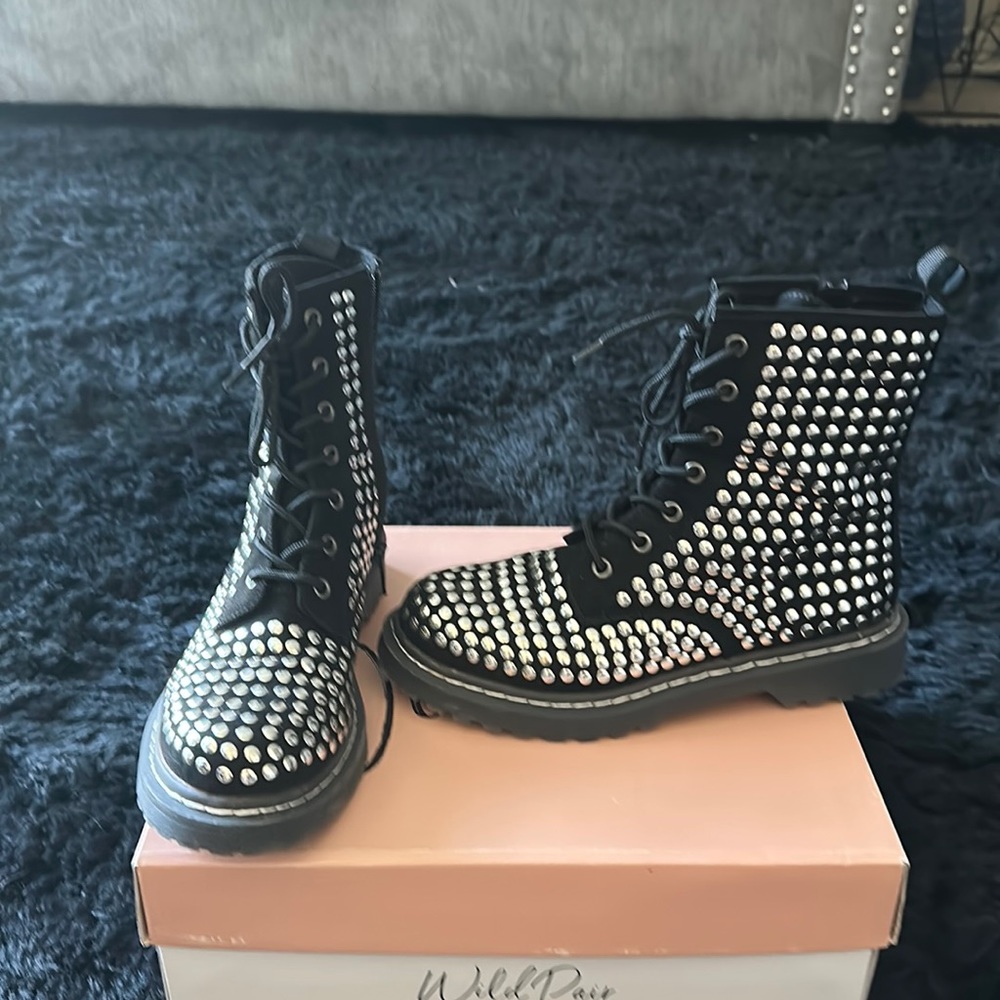 Wild pair studded booties